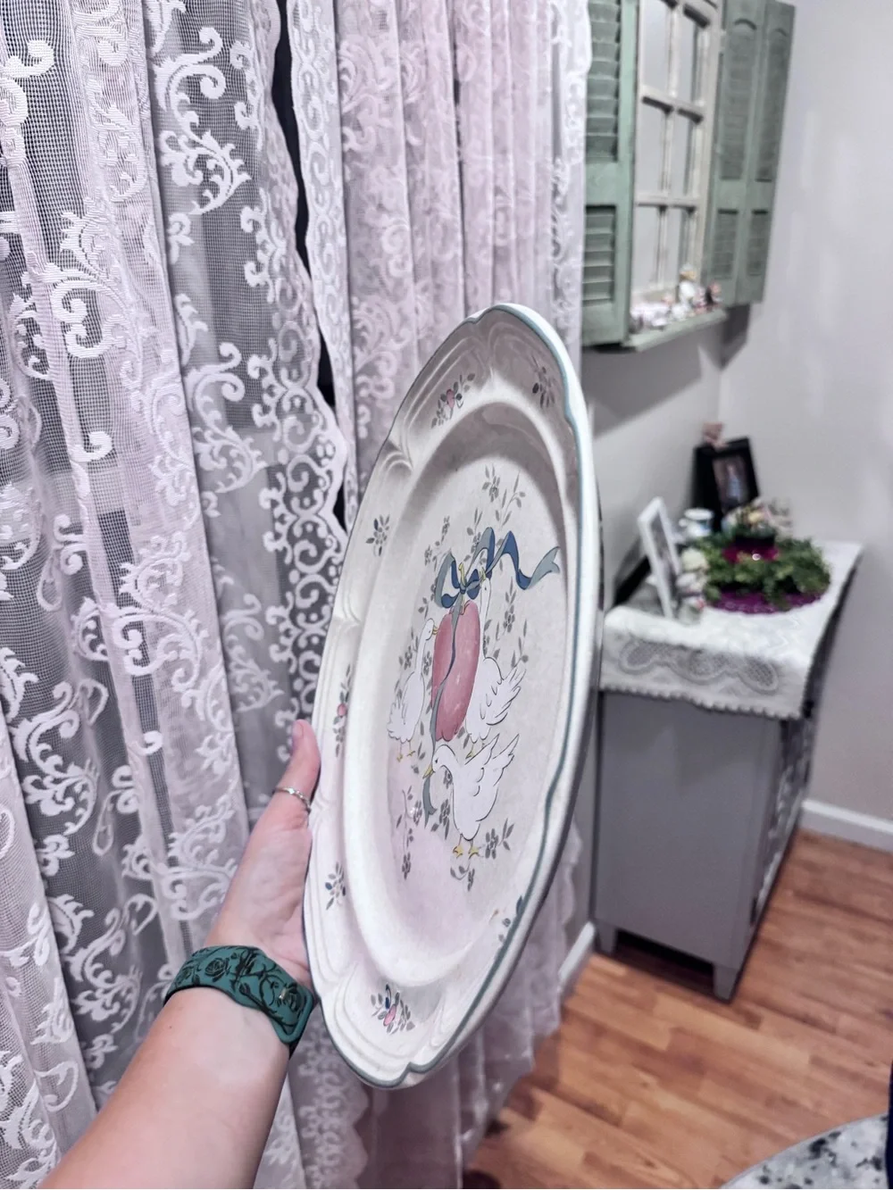 Vintage-style Decorative Marmalade 12-inch chop plate
